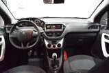 Peugeot 208 1.2i PureTech Like (7)